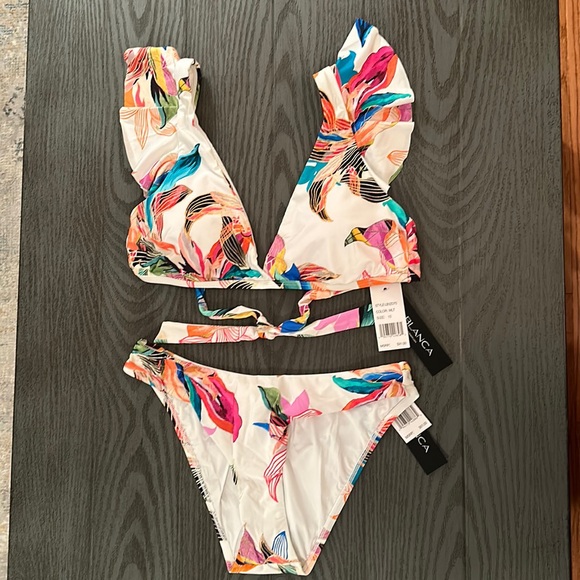 La Blanca Swim- New 🌴🌴🌴🏖🏖 - Picture 1 of 13